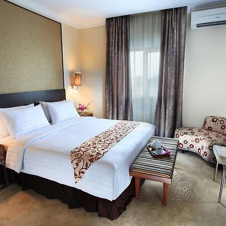 Swiss-Belinn 庞卡兰布翁 外观 照片