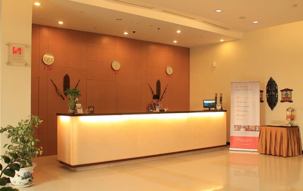 Swiss-Belinn 庞卡兰布翁 外观 照片