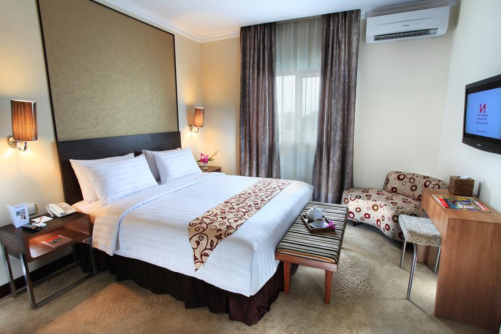 Swiss-Belinn 庞卡兰布翁 外观 照片